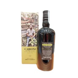 Bouteille de Caroni Employees John D. Eversley 1996, un rhum commémoratif de la distillerie Caroni.
