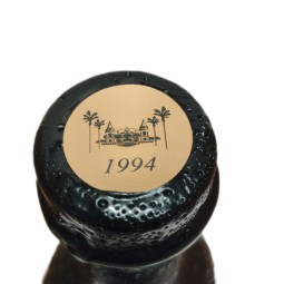 Acquis au fil de ses 25 années de maturation en fût de chêne de Cognac.