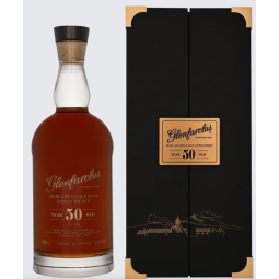 Le Glenfarclas 50 ans est une symphonie gustative qui raconte l'histoire d'un demi-siècle de maîtrise artisanale.