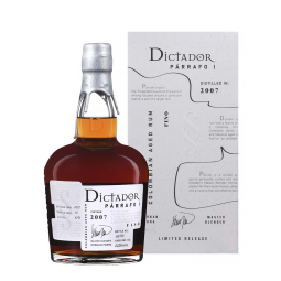 Bouteille de Dictador Párrafo 2007 Fino, un rhum de qualité vieilli en fûts de fino.